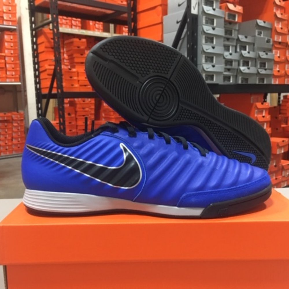 NEW! Nike Men's Legend 7 Academy IC Soccer Shoes!